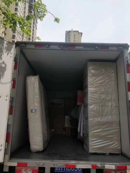 北京搬家現(xiàn)場(chǎng)圖片